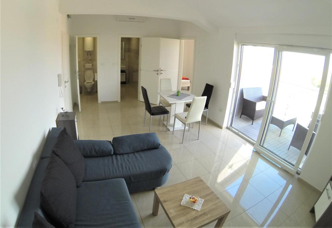Apartment Zaric Malinska