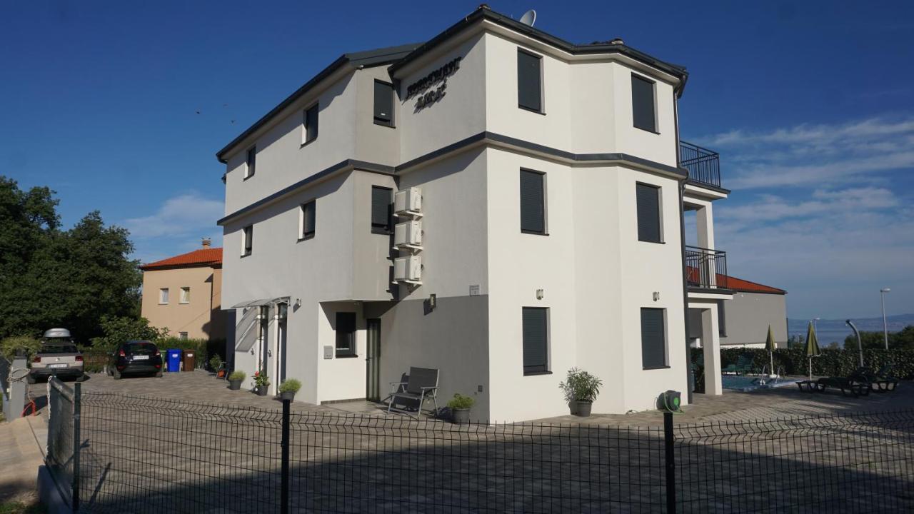 Apartment Zaric Malinska