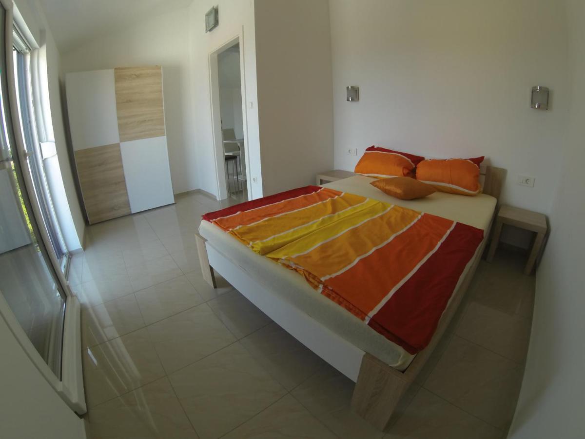 Apartment Zaric Malinska